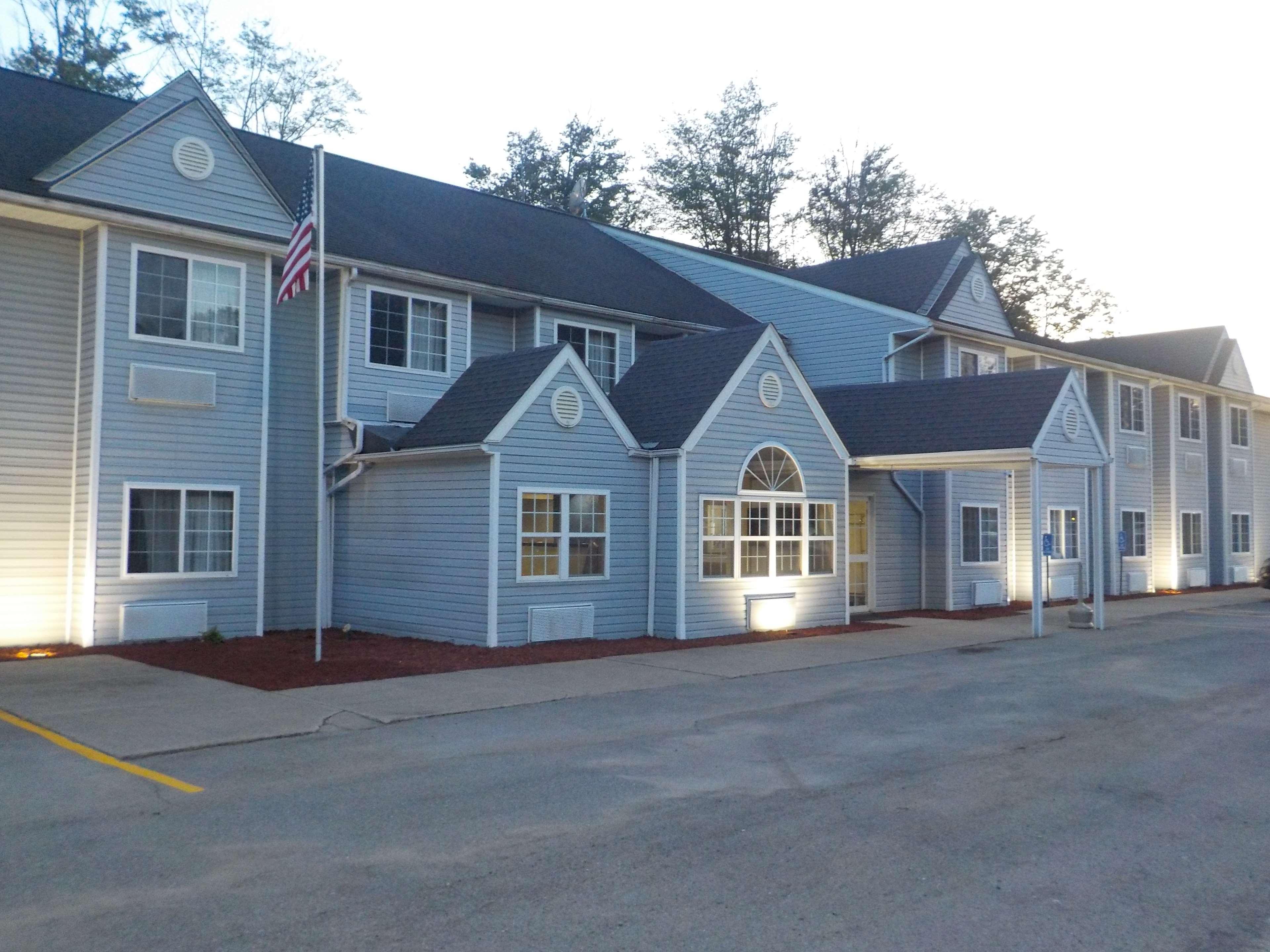 Mj Inn And Suites Marienville Exterior photo