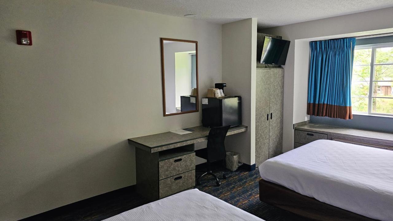 Mj Inn And Suites Marienville Exterior photo