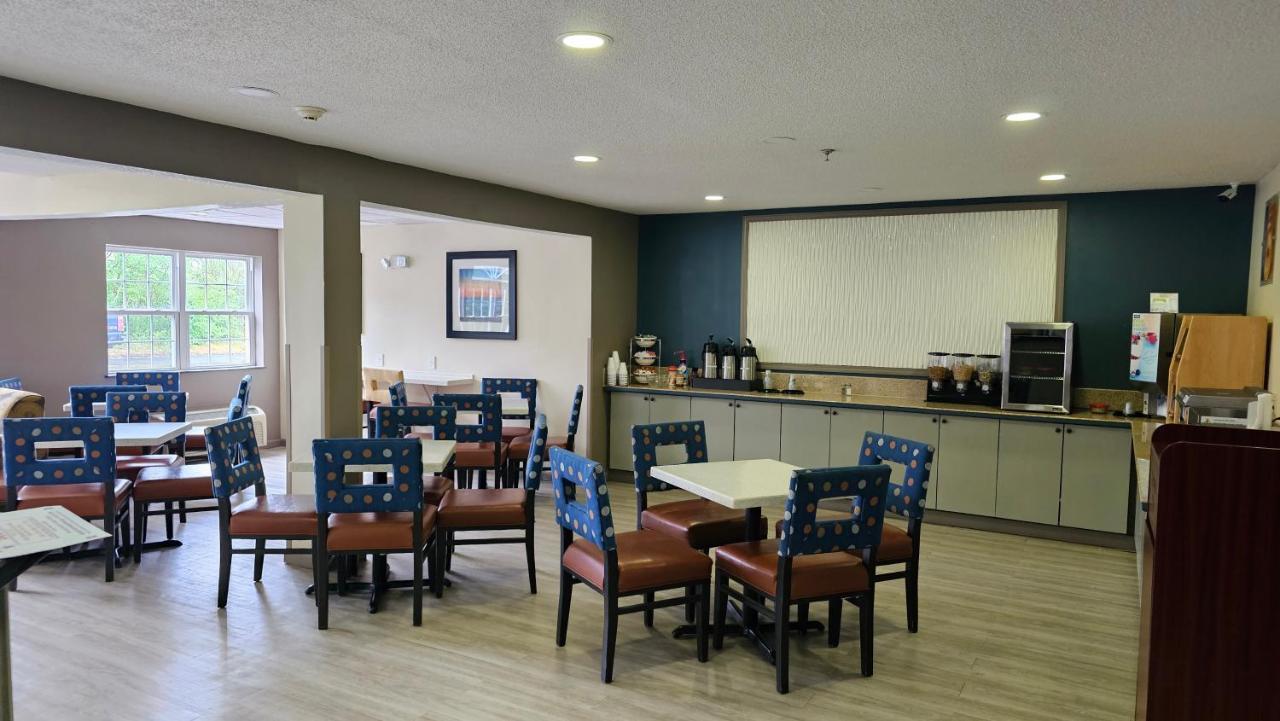 Mj Inn And Suites Marienville Exterior photo
